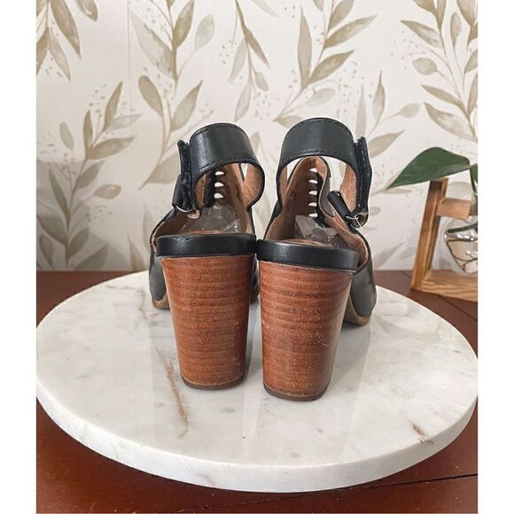 Clarks Slingback Block Heels - Picture 4 of 6